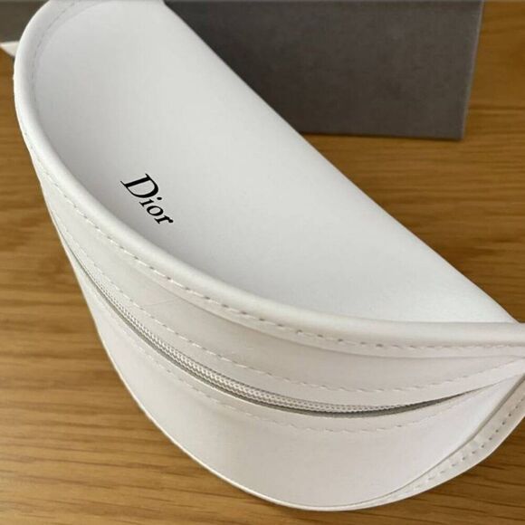 ✨ New Dior Luxury Sunglasses Case - White w/ Dustcover & Lens Wipe ✨ - Picture 1 of 6